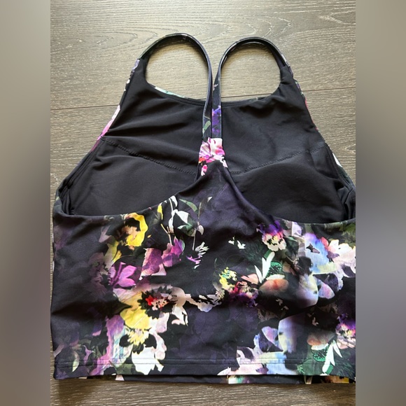 Like New Workout Top built in Bra - Old Navy Active - Floral black -Sz MED - Picture 2 of 4